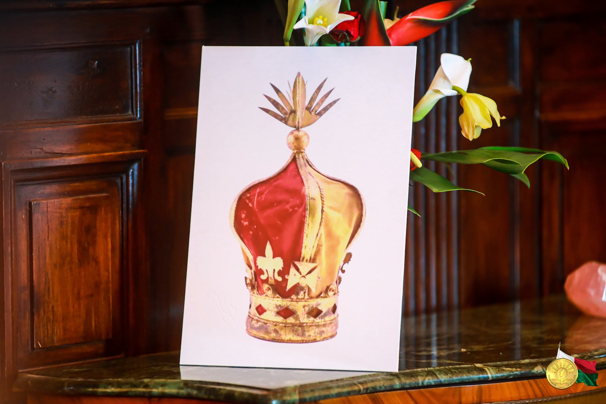 Madagascar : La France restitue une pièce du trône de la reine Ranavalona III