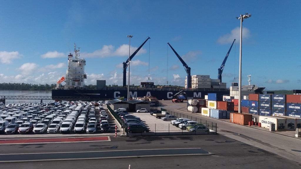 Guyane : Le port de Dégrad des Cannes bloqué après 5 jours de grève, les négociations au point mort