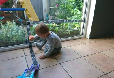 Kind Tape Raam Autootje