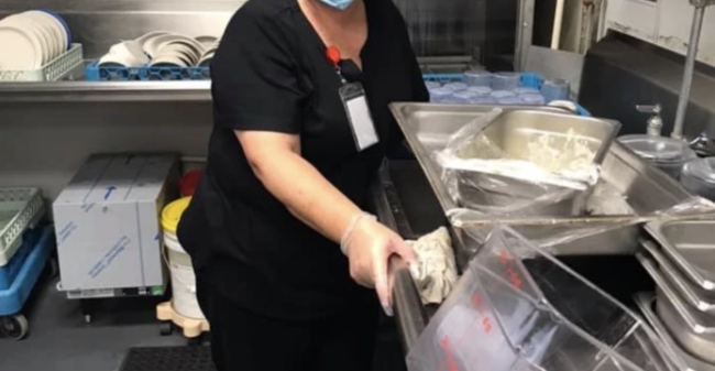 Afwassend Je Man Bezoeken