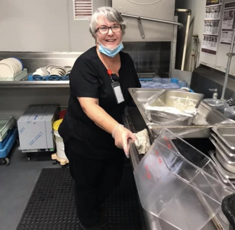 Afwassend Je Man Bezoeken