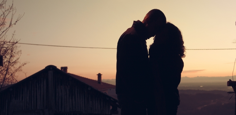 Meedenker Tussen Twee Liefdes Kleiner