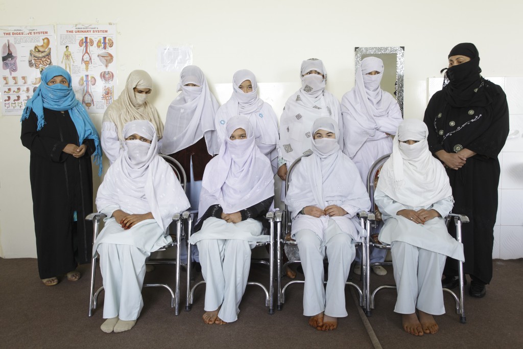 female-nurses_1e50.jpg
