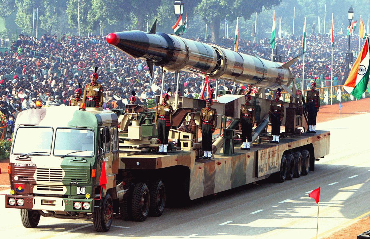 Agni-II_missile_Republic_Day_Parade_2004