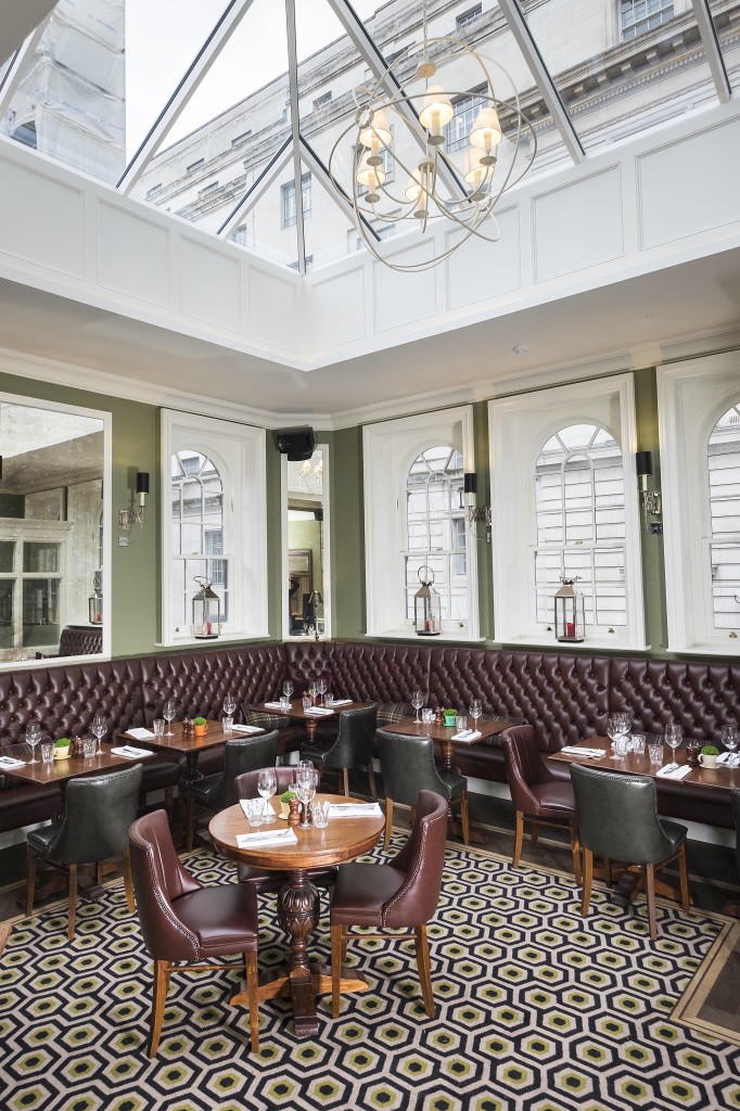 1606_theclarence_jan_gXe6Y