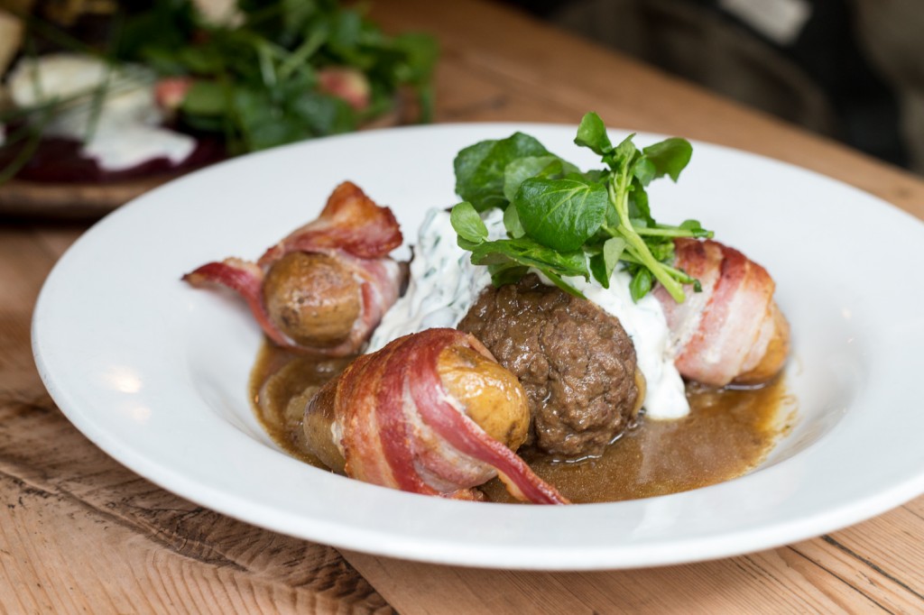 27.03.16_Elkinthewoods-1