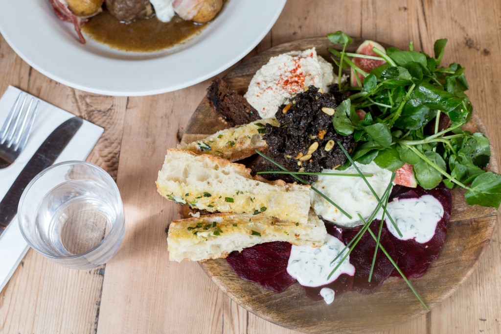 27.03.16_Elkinthewoods-3