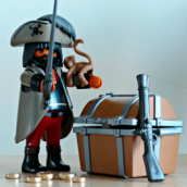 4767-Gloomy-Pirate-262x300