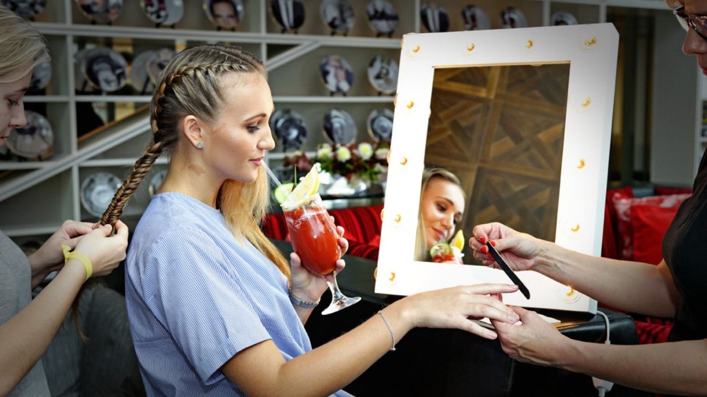 W-London-Finishing-Touches-Fasion-Week