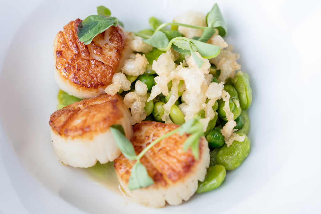 Young's Fire Stables - Scallops, pease, braod beans and scraps