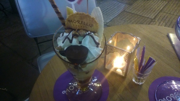 morellis-banana-nut-sundae