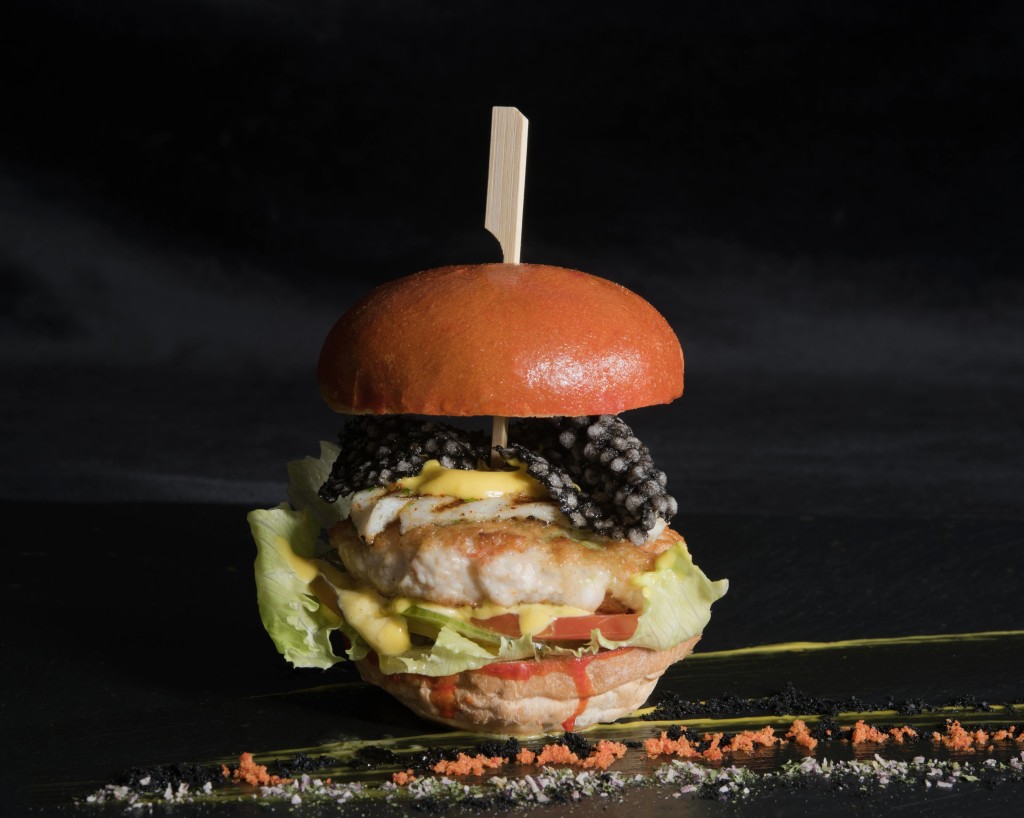 the_red_and_black_su_vWGQF