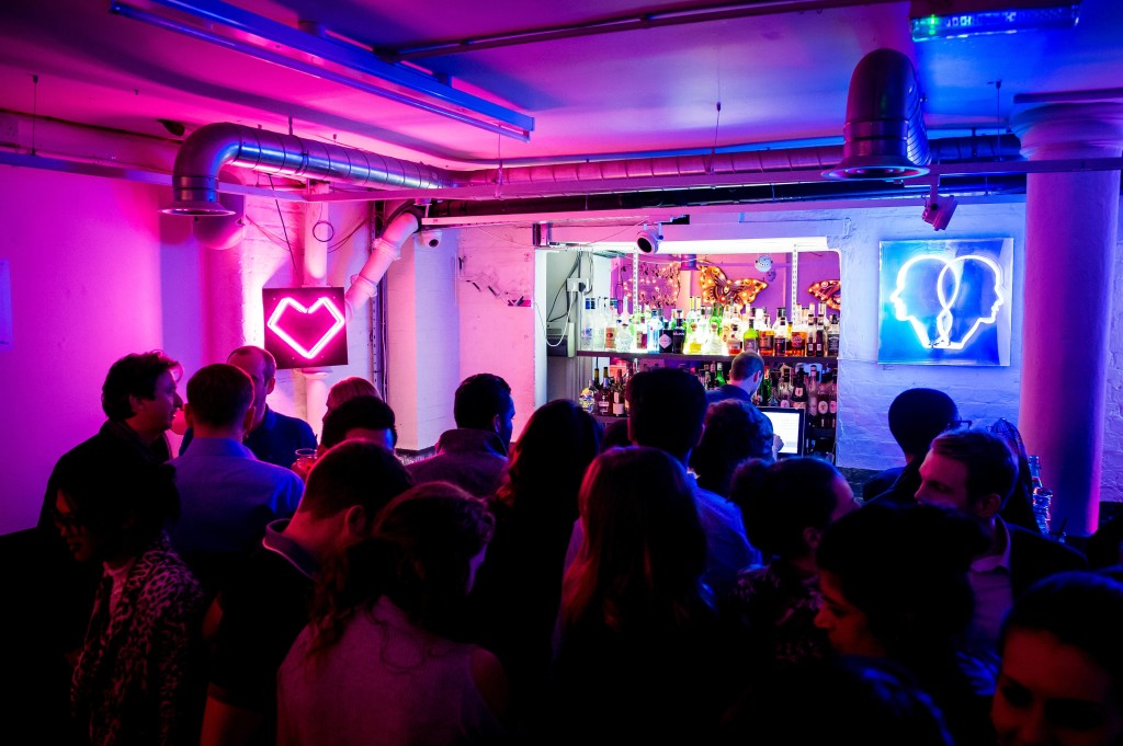 time_out_black_launc_8oFZT