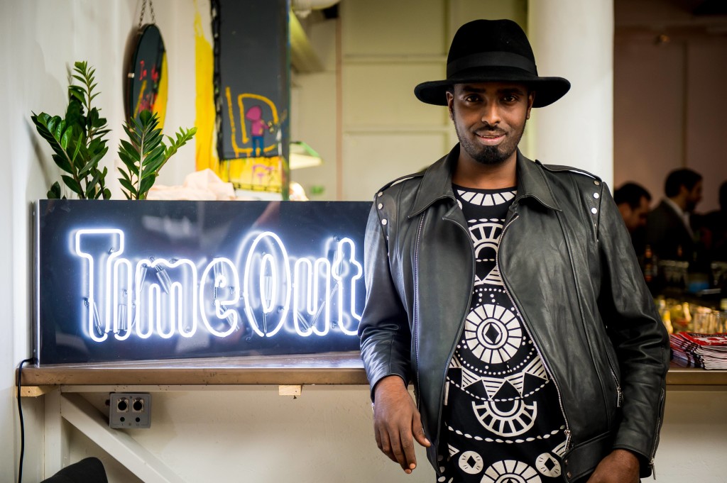 time_out_black_launc_X4xYP