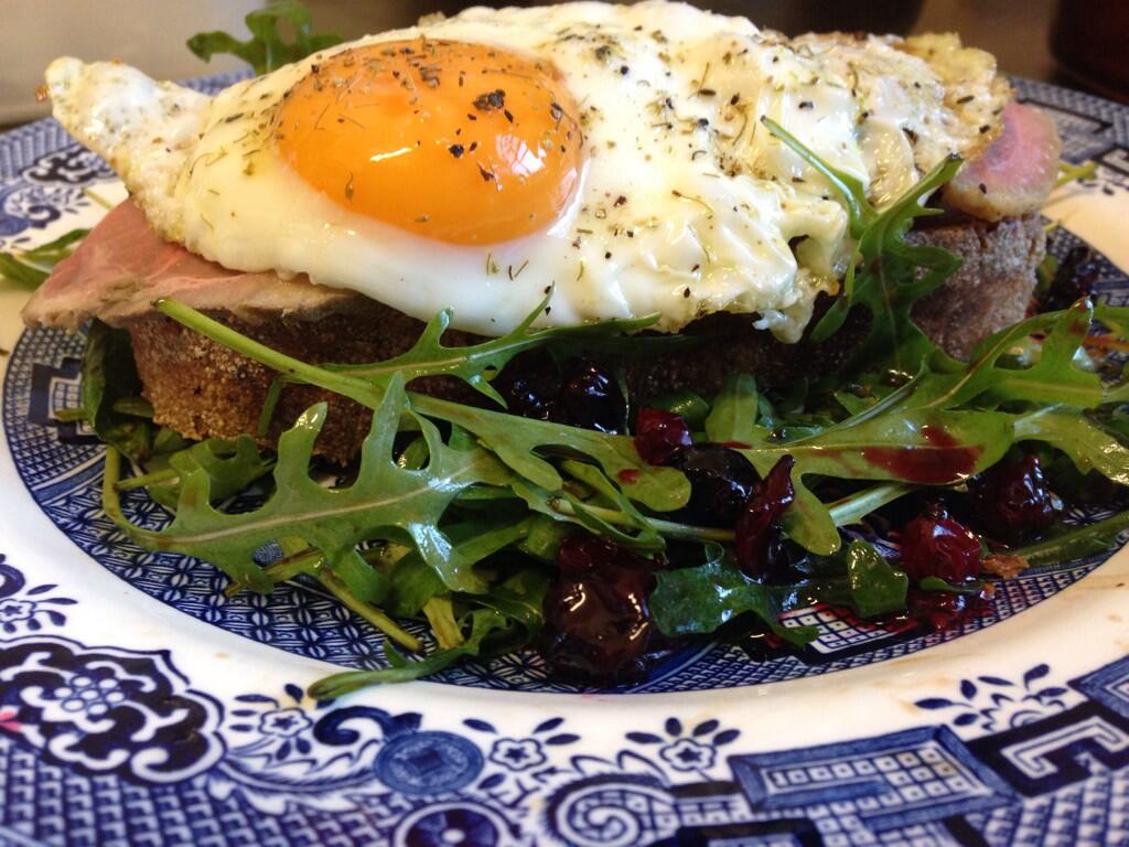 William IV Pub Shoreditch Fresh Food, Real Ale & Board Games ON IN