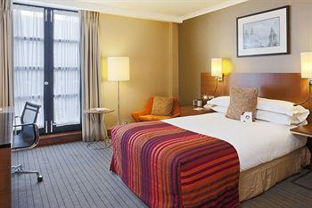 Exterior - Crowne Plaza London - Kensington Exterior - Crowne Plaza London - Kensington