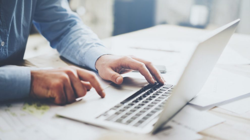 كيفية معرفة مواصفات اللابتوب