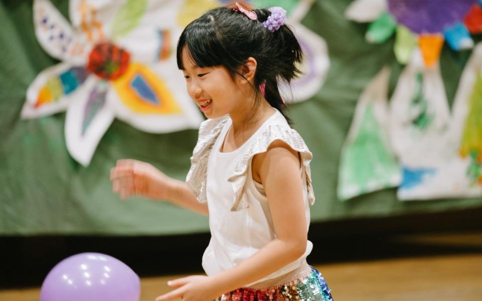 Musical hand kite Musical hand kite