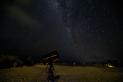 Star gazing on your own private island during dinner