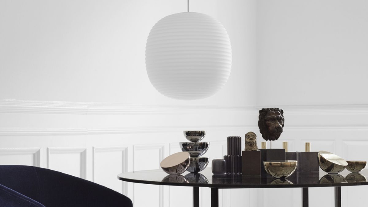 Så enkelt mikser du materialer | OsloDeco Lampe Bordlampe Gatto fra Flos. Puff Puff Pouf oval grå