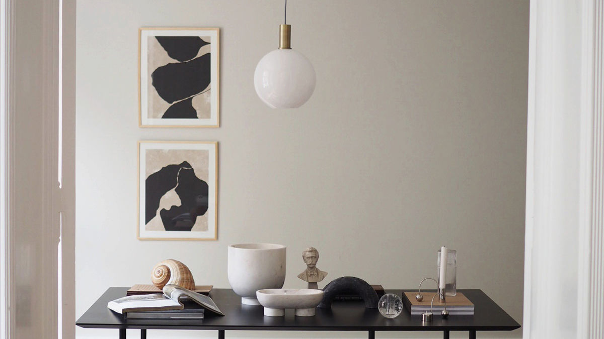 Så enkelt mikser du materialer | OsloDeco Lampe Bordlampe Gatto fra Flos. Puff Puff Pouf oval grå