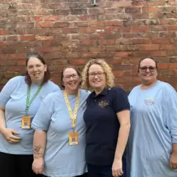 Laura's profile picture