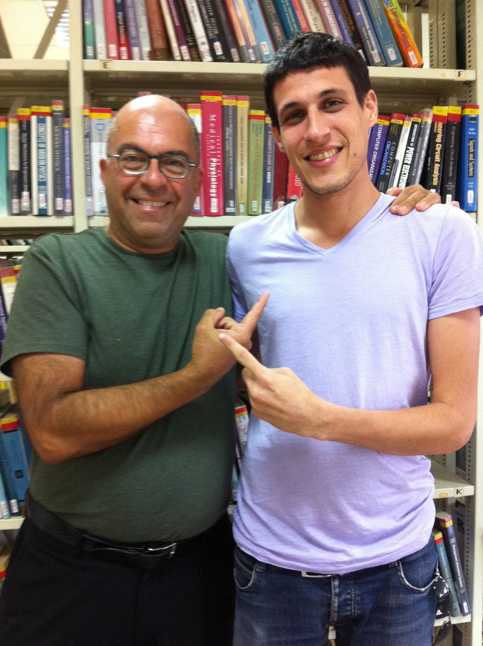 ראיון עם פרופסור מל רוזנברג – Interview in Hebrew with Mel Rosenberg by Sigal Magen - Illustrated by צילומים: מל רוזנברג, מראיינת: סיגל מגן - Ourboox.com