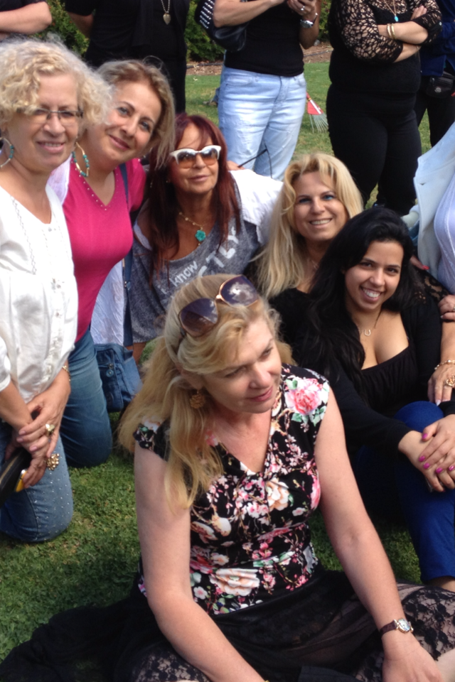 לקטוף דובדבנים ולרקוד by Shuli Sapir-Nevo Photo and Motto - Ourboox.com