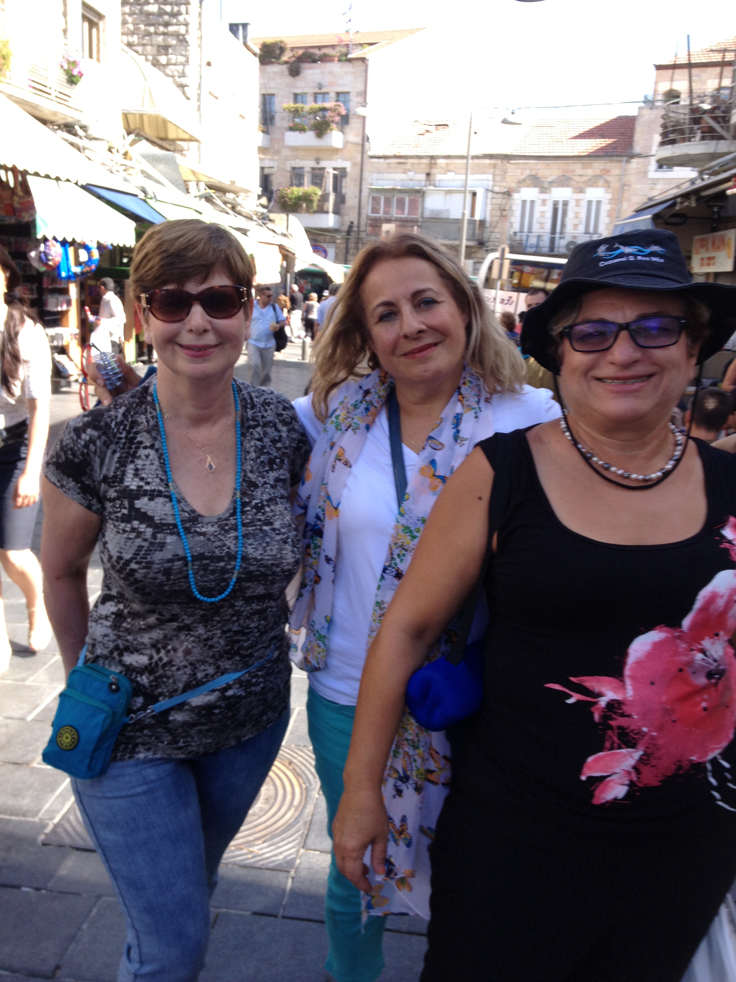 לרקוד כמו כורדי בירושלים by Shuli Sapir-Nevo Photo and Motto - Ourboox.com