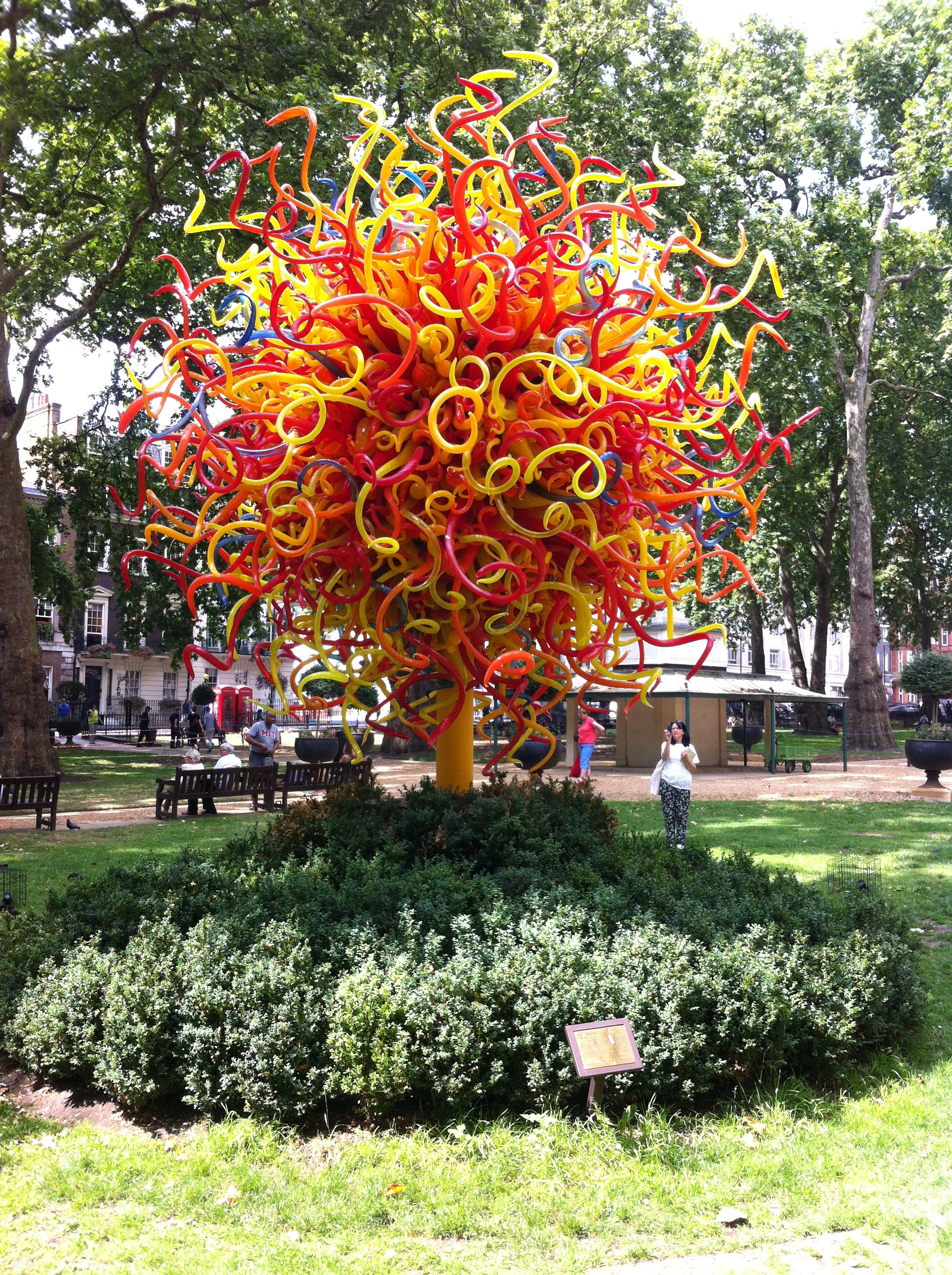 a tree out of thousands of balloons, Berkeley Square, London