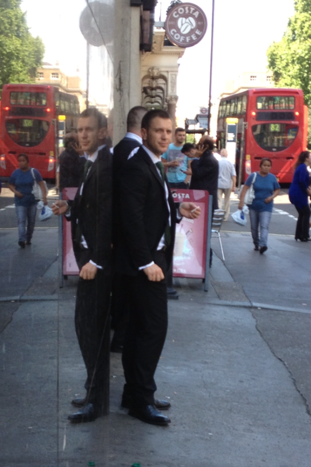 Black suit in London קסם שחור בלונדון by Shulamit Sapir-Nevo - Ourboox.com