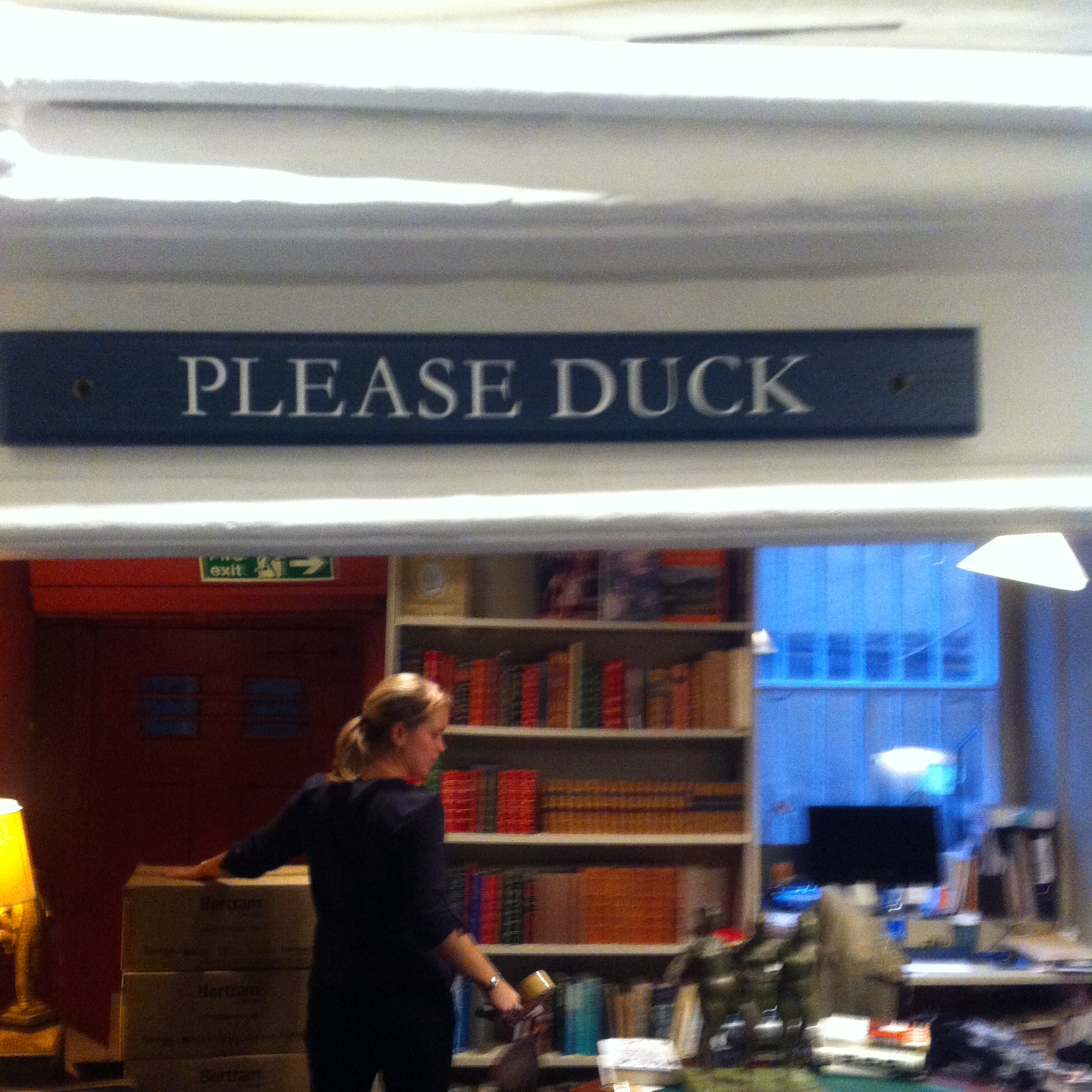 Signs of the Thames by Mel Rosenberg - מל רוזנברג - Ourboox.com