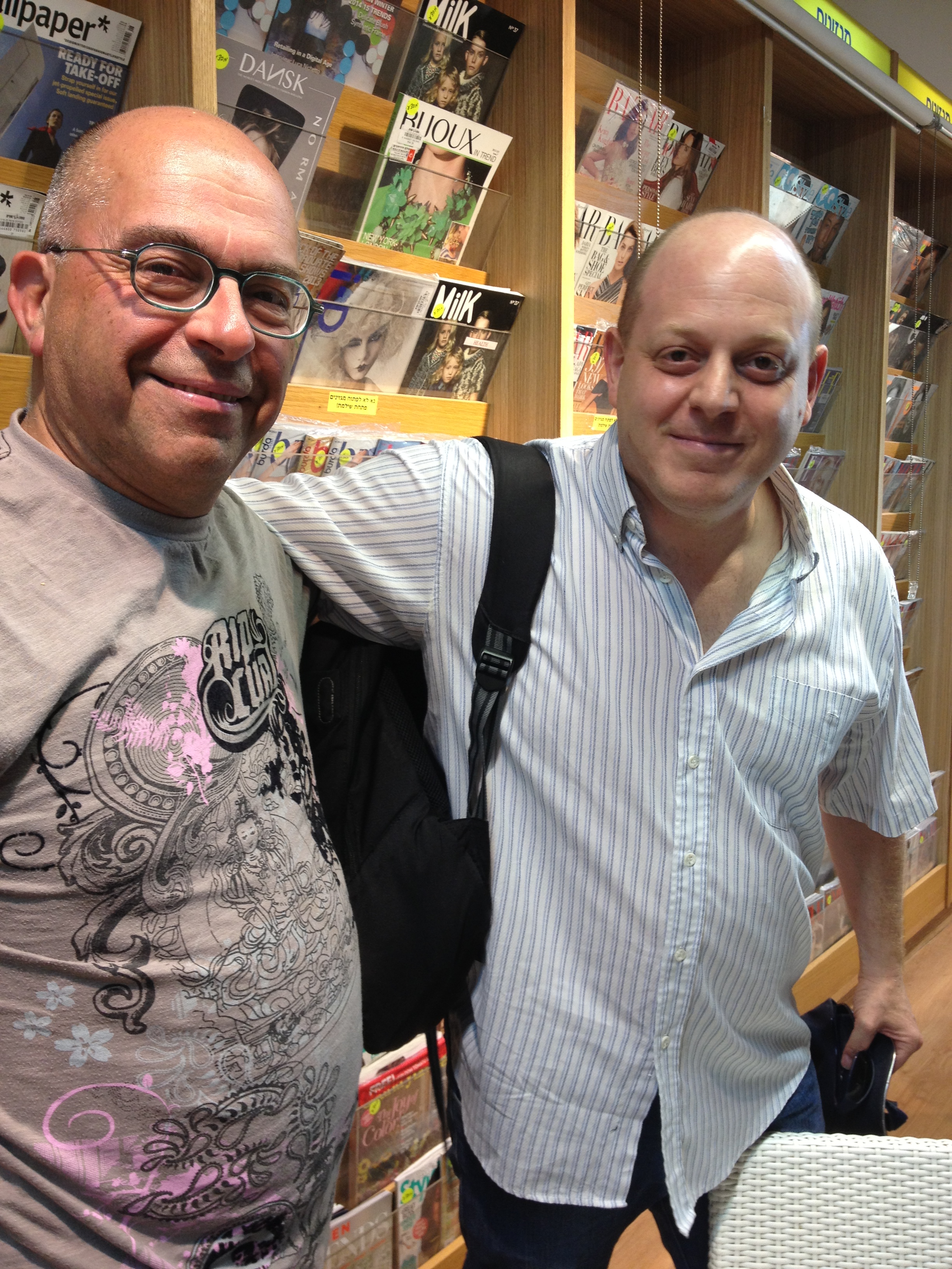 המשורר/ הסופר הבועט –אמנון יוגד Amnon Yoged by Shuli Sapir-Nevo Photo and Motto - Ourboox.com