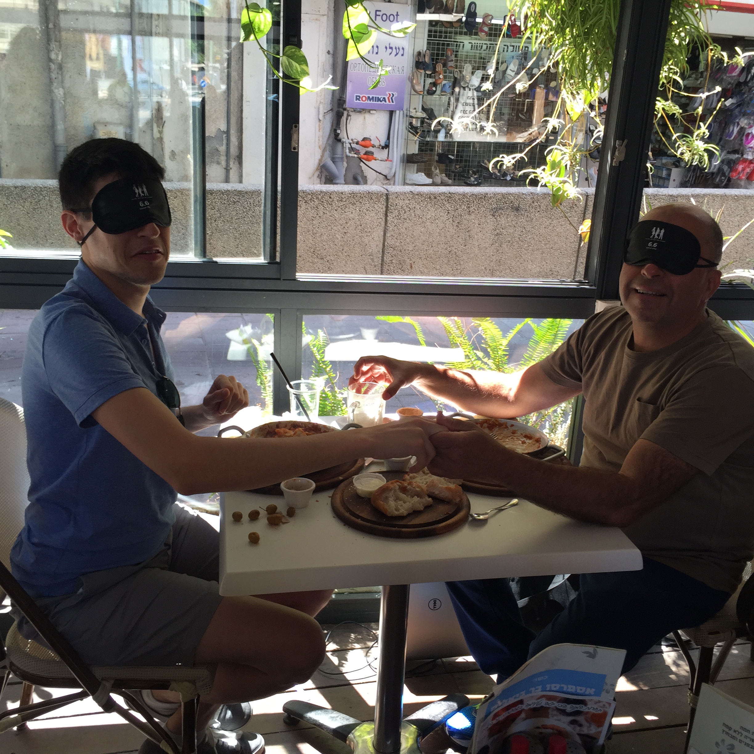 Blind Day, Blind Date by Mel Rosenberg - מל רוזנברג - Ourboox.com