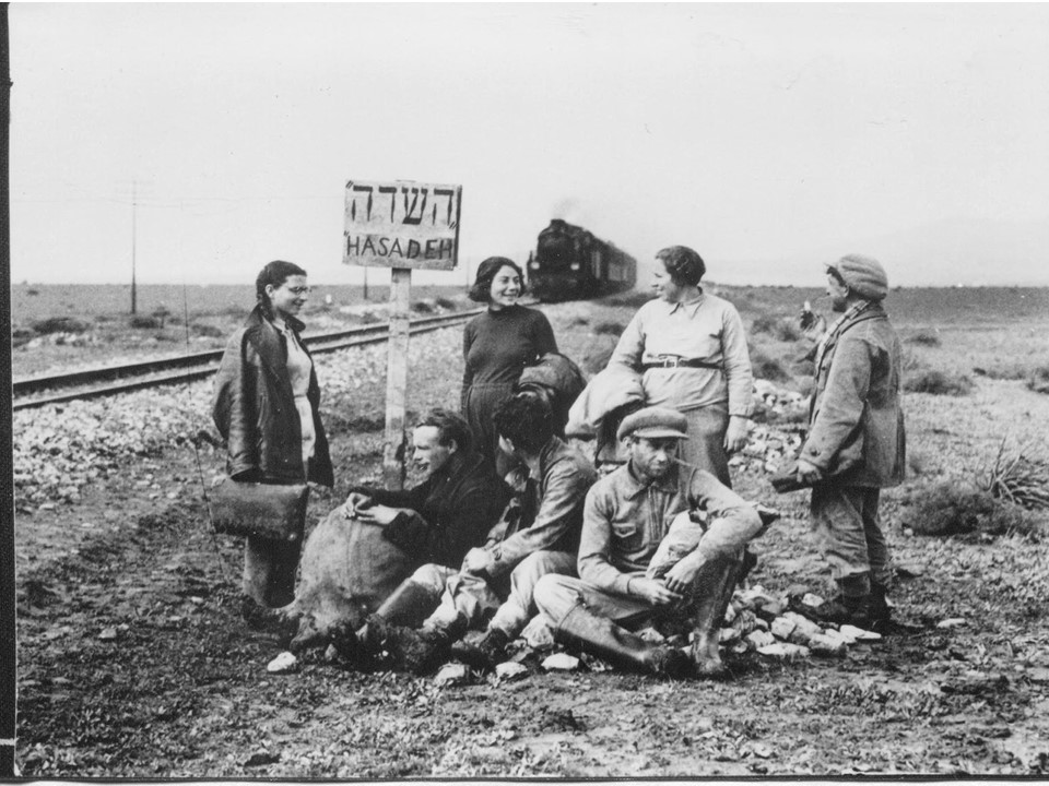 חוזרים למסילות רכבת העמק by zedek - Illustrated by ישיבה תיכונית בית שאן - Ourboox.com