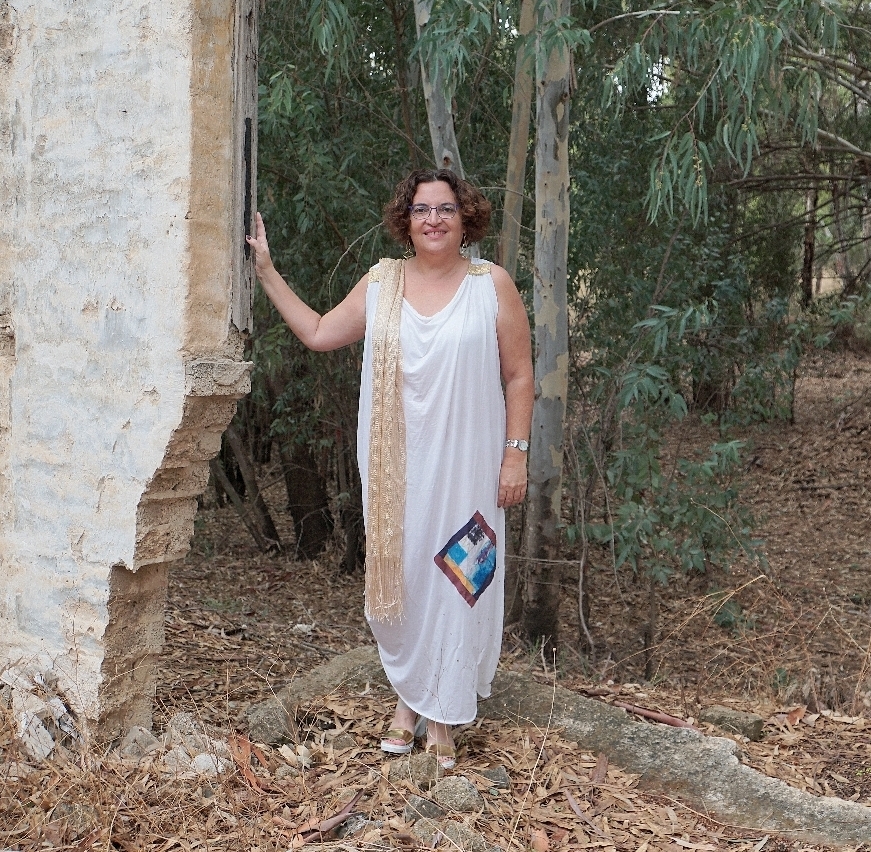 הבגד הזה by Sigal Magen - Illustrated by צילומים: כרמלה קיט עיצוב ודוגמנות: סיגל מגן - Ourboox.com