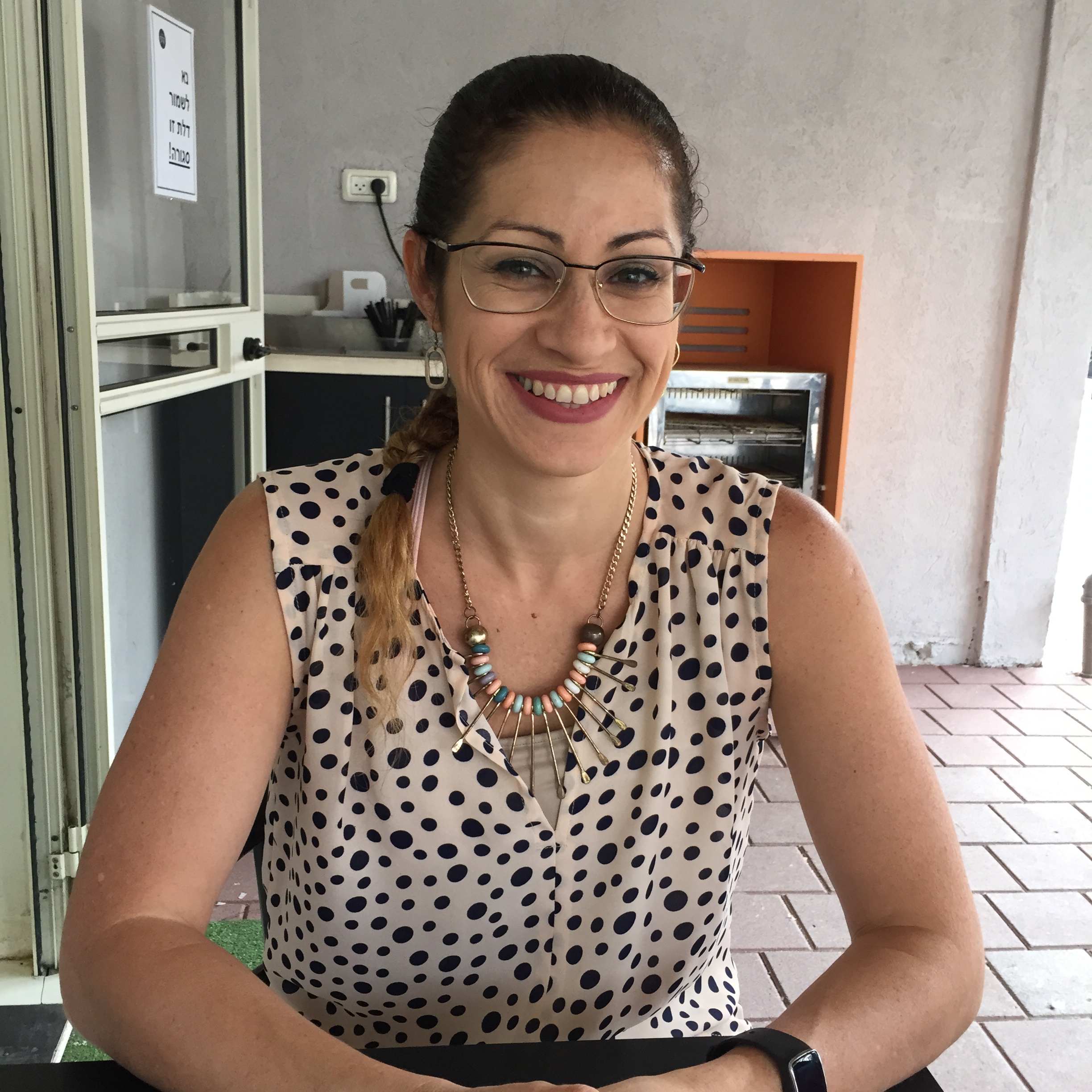 November Smiles at Shenkar College by Mel Rosenberg - מל רוזנברג - Ourboox.com