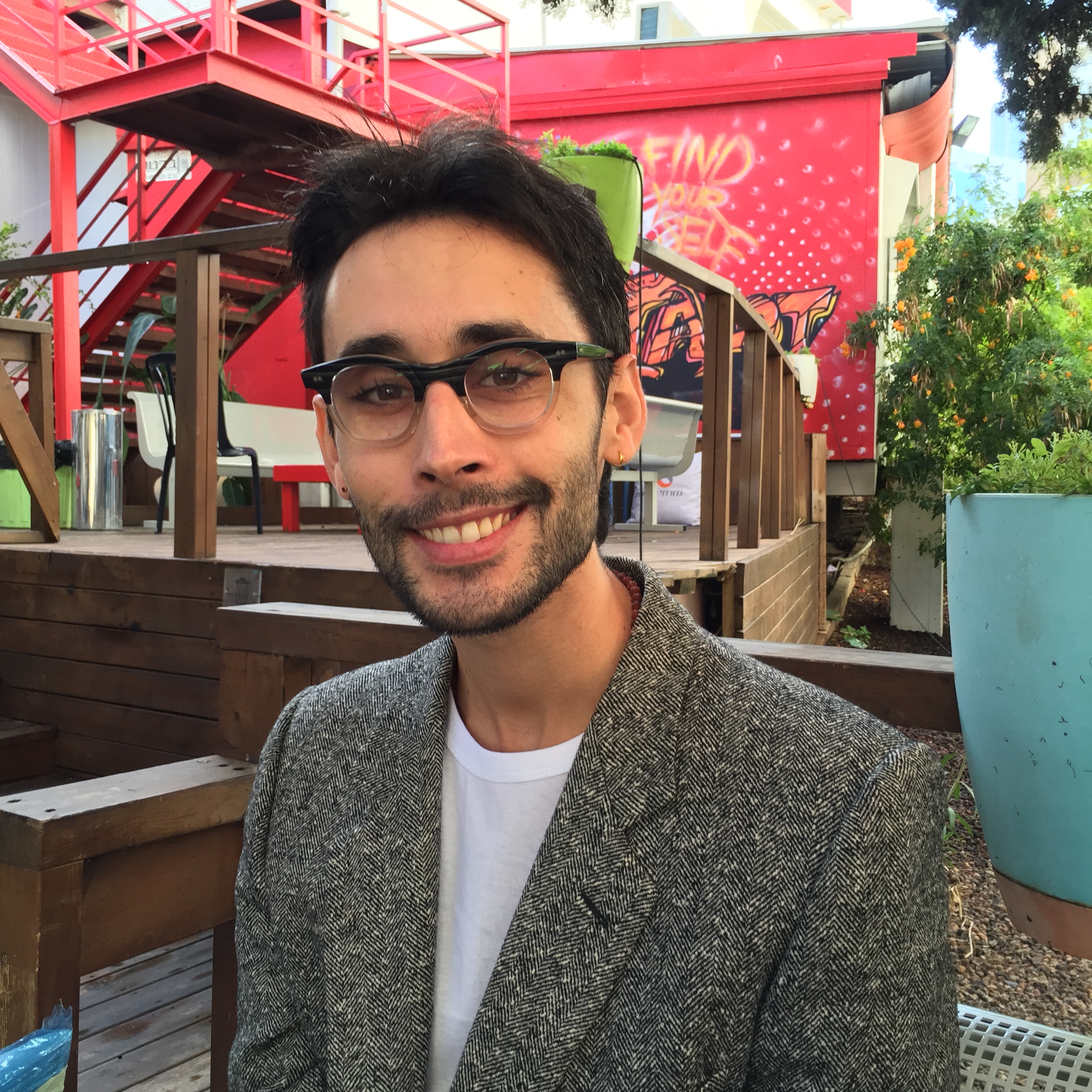 November Smiles at Shenkar College by Mel Rosenberg - מל רוזנברג - Ourboox.com