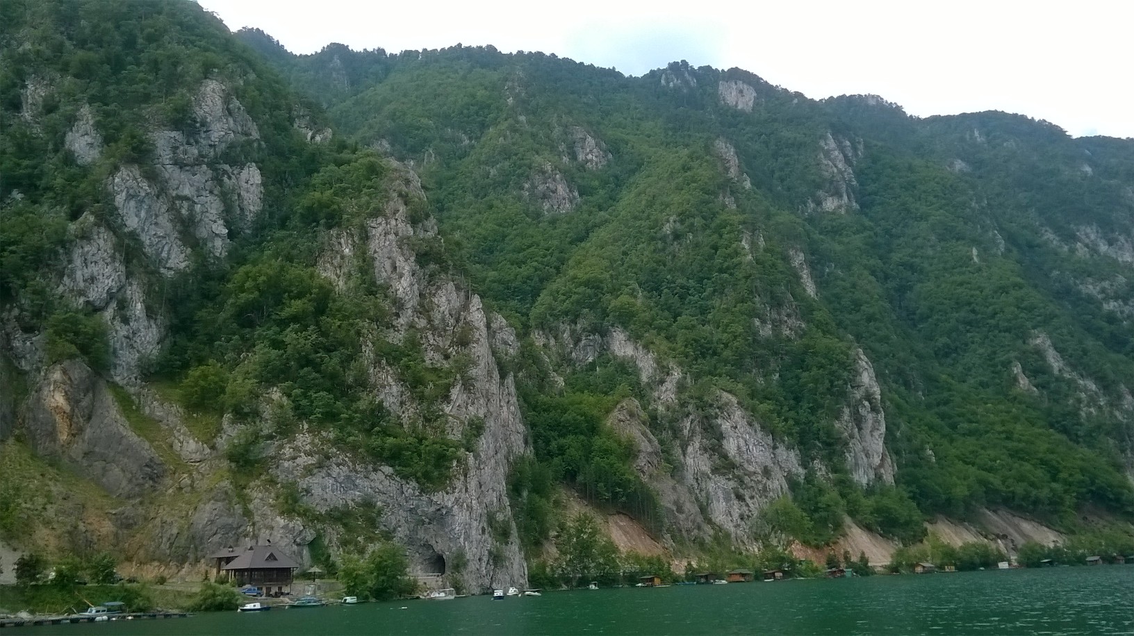 поглед са језера