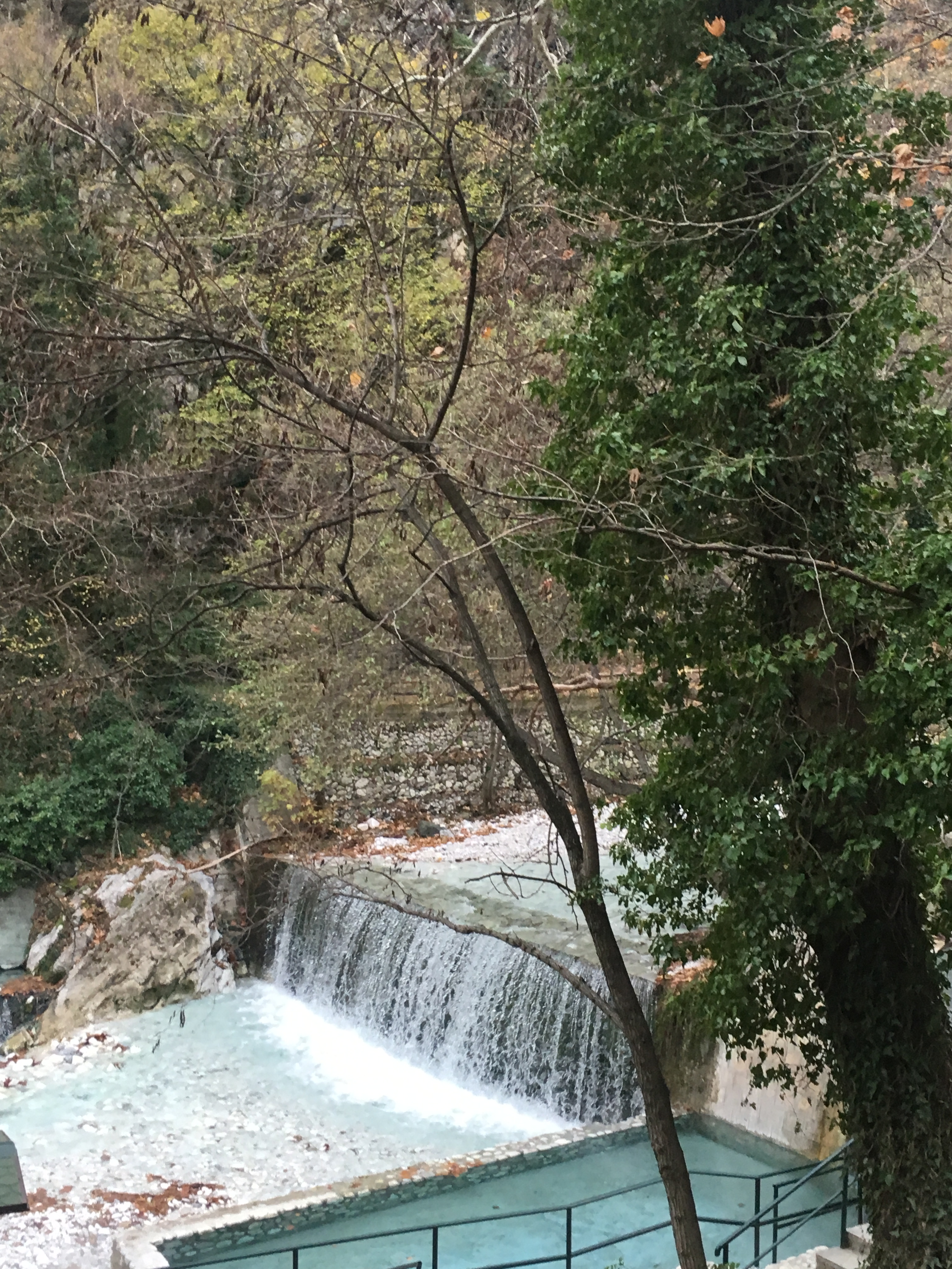 Οι ζεστές ώρες του χειμώνα στα Κουφάλια, Ελλάδα *Winter warmth in Koufalia, Greece by Shuli Sapir-Nevo Photo and Motto - Illustrated by Shulamit Sapir- Nevo - Ourboox.com