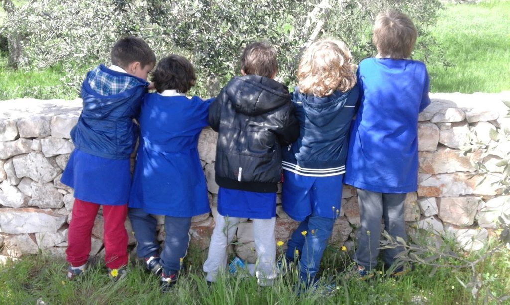 MU MU &our 5 senses Wanted! Nella Valle dei trulli…cercasi la “Mucca MU MU! by Mrs D. - Illustrated by Mrs D.'s 1st classes - Ourboox.com MU MU &our 5 senses Wanted! Nella Valle dei trulli…cercasi la “Mucca MU MU! by Mrs D. - Illustrated by Mrs D.'s 1st classes - Ourboox.com