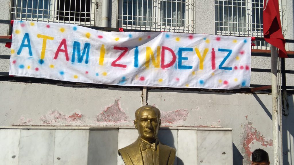 KÜÇÜK YAZARLAR ATÖLYESİ by Ahmet KAS - Ourboox.com