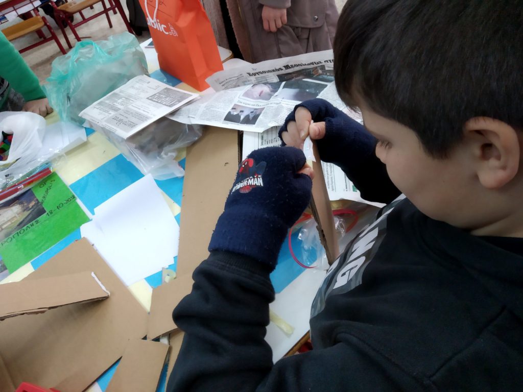 Photos from students’work about space and tecnology by Margarita Dakoronia - Ourboox.com