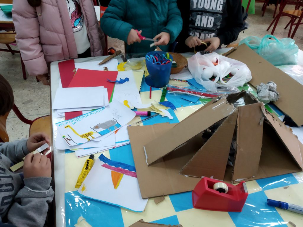 Photos from students’work about space and tecnology by Margarita Dakoronia - Ourboox.com