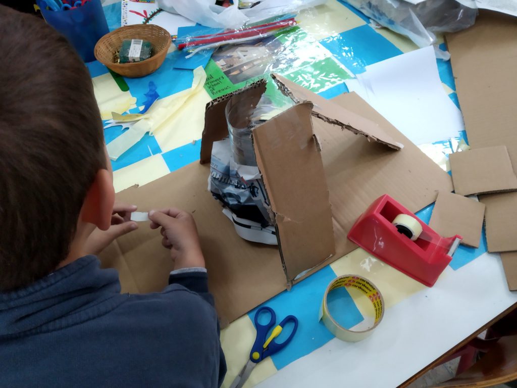 Photos from students’work about space and tecnology by Margarita Dakoronia - Ourboox.com