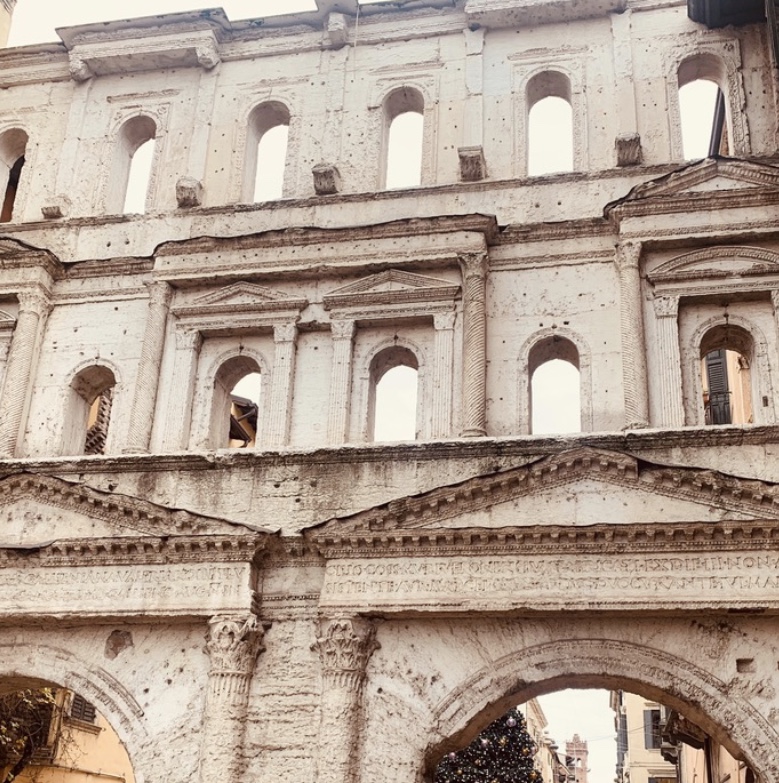 Our trip in Verona by Lucrezia, Anastasia & Raffaele - Ourboox.com