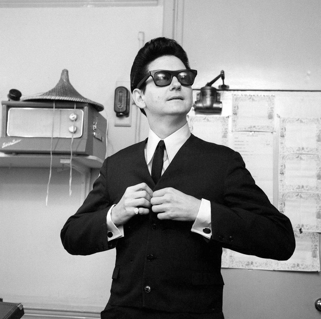 Roy Orbison: A Great Voice, A Lonely Sound by Omer Yarchi - Ourboox.com Roy Orbison: A Great Voice, A Lonely Sound by Omer Yarchi - Ourboox.com