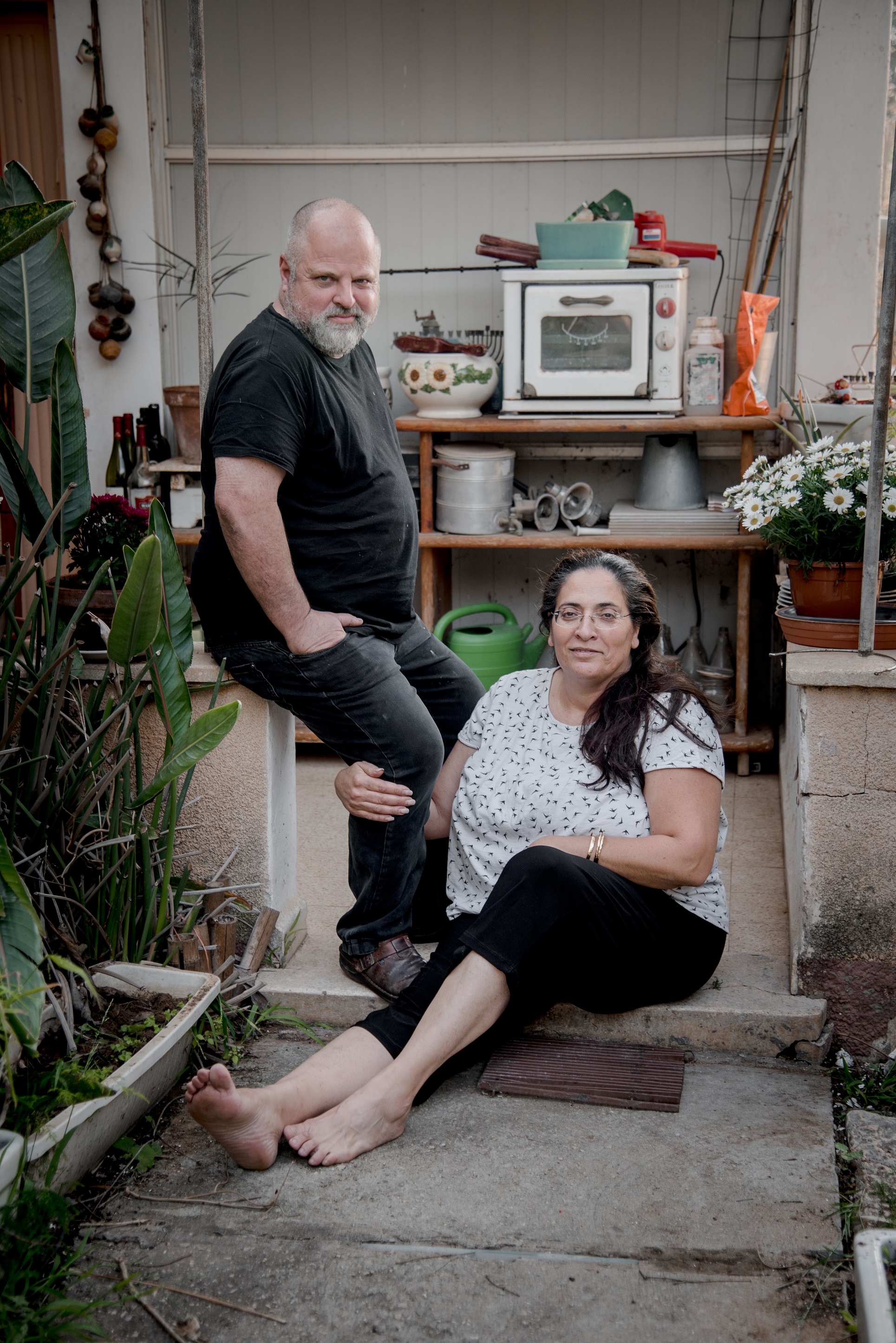 משפחות בפתח ביתן בימי הקורונה 2020 – חיבת ציון by Lana Bar-Meir - Illustrated by צילום: דניאל בן-דב - Ourboox.com