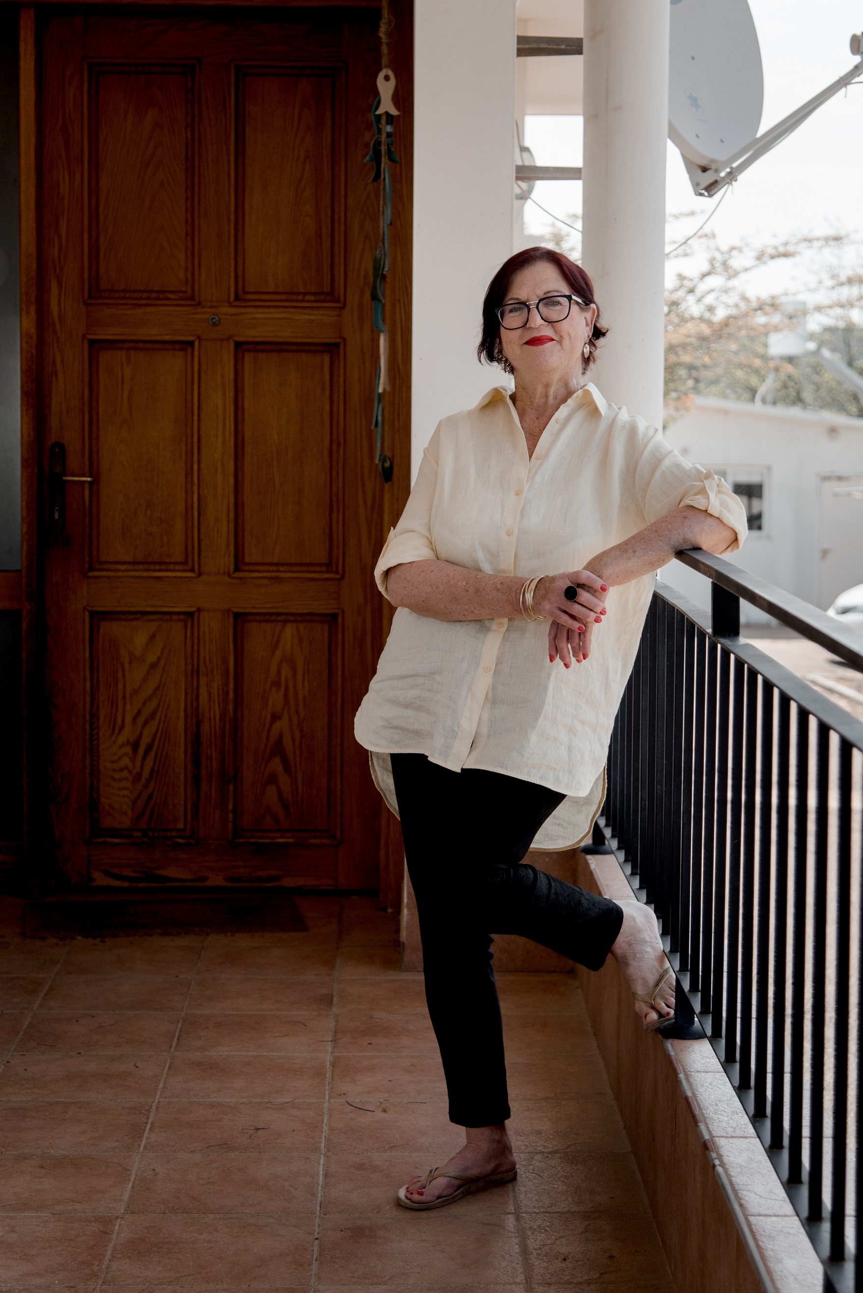 משפחות בפתח ביתן בימי הקורונה 2020 – חיבת ציון by Lana Bar-Meir - Illustrated by צילום: דניאל בן-דב - Ourboox.com