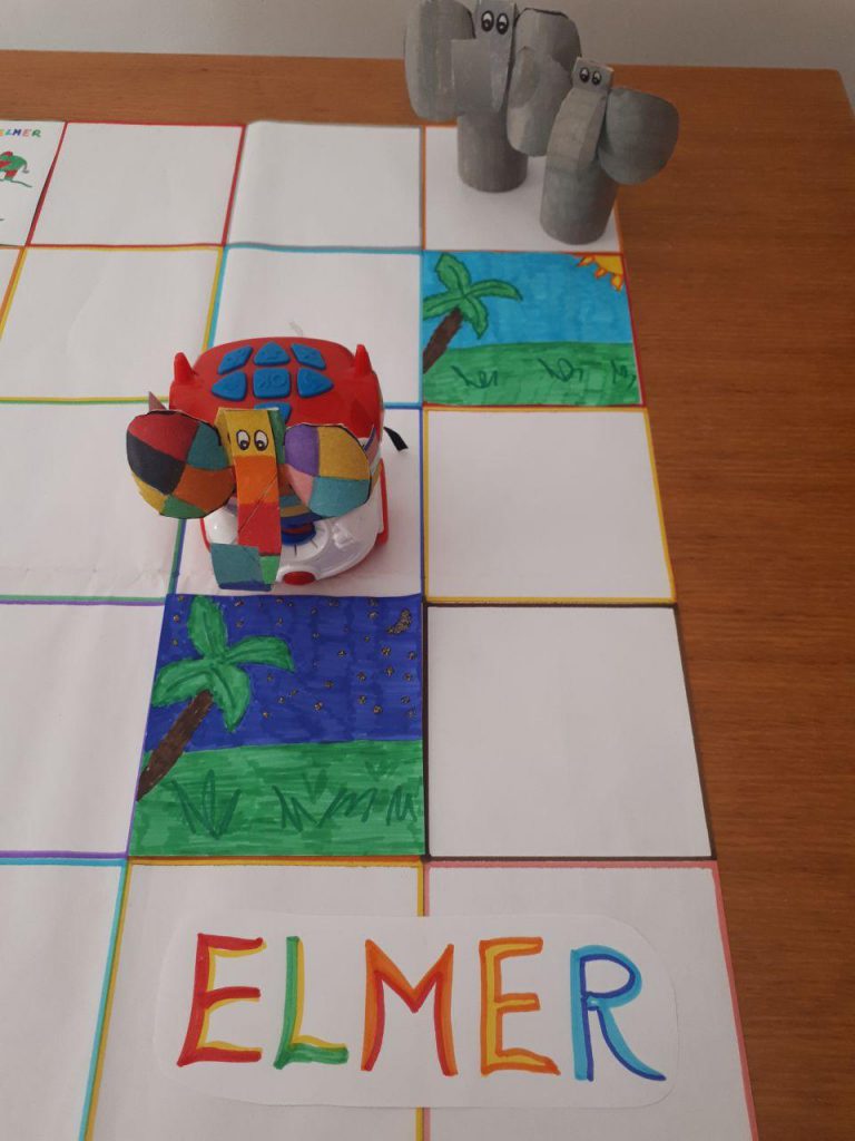 La storia di Elmer in sequenze sulla griglia Ourboox